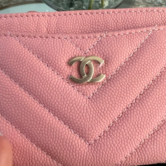 NWT Chanel O Case Chevron Cardholder in Grained Calfskin Gold Tone Metal - Picture 3 of 5